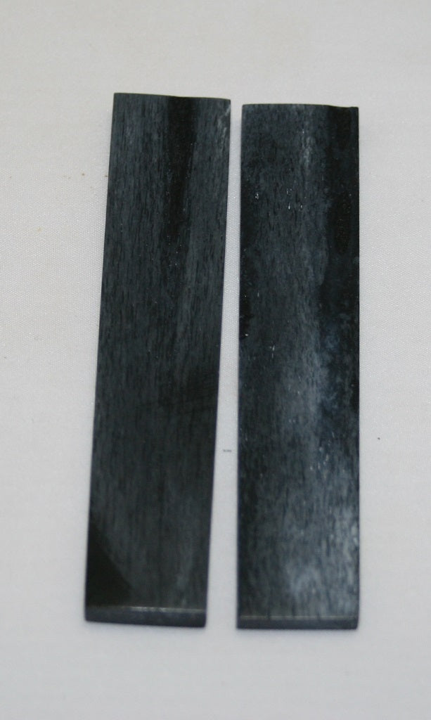 NB102MJ68  Giraffe Bone Scales