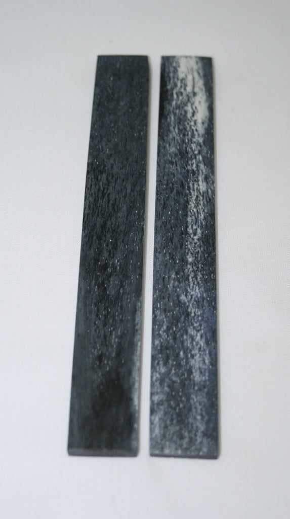 NB102N12  Giraffe Bone Scales