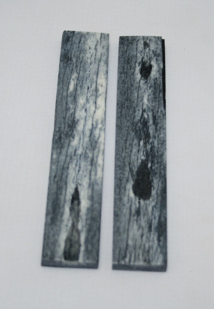 NB102N18  Giraffe Bone Scales