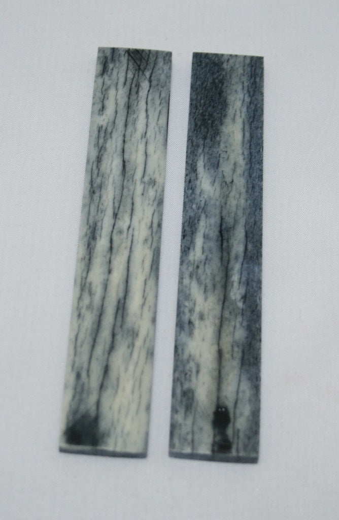 NB102N20  Giraffe Bone Scales