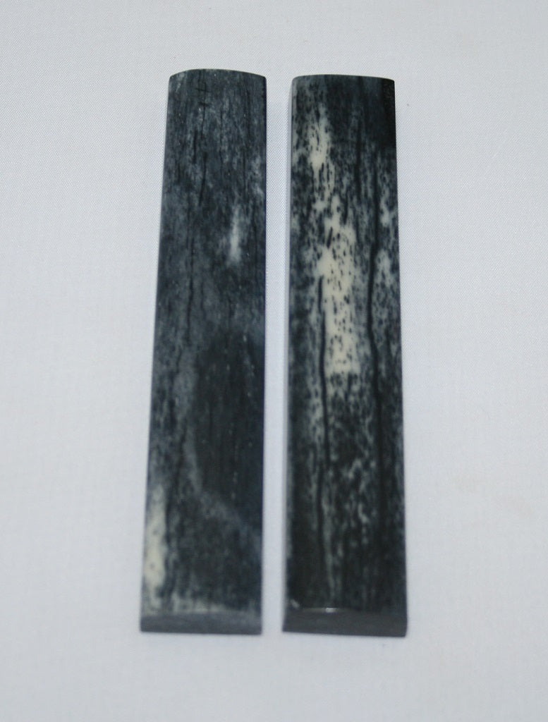 NB102N7  Giraffe Bone Scales