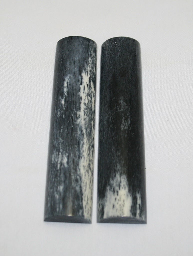 NB103F27  Giraffe Bone Scales