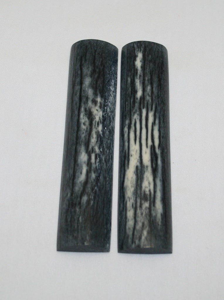 NB103F37  Giraffe Bone Scales