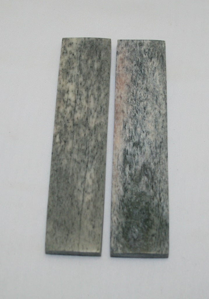 NB103F47  Giraffe Bone Scales