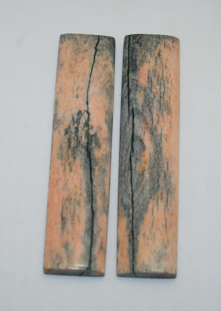 NB103LT11  Giraffe Bone Scales