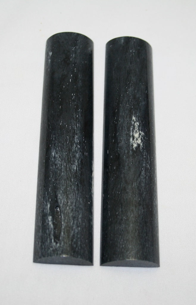 NB103LT159  Giraffe Bone Scales