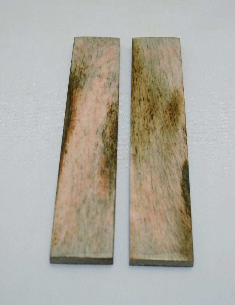 NB103LT32  Giraffe Bone Scales