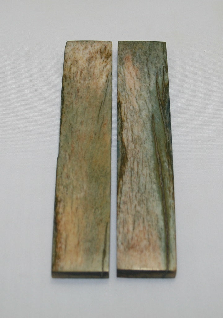 NB103LT9  Giraffe Bone Scales