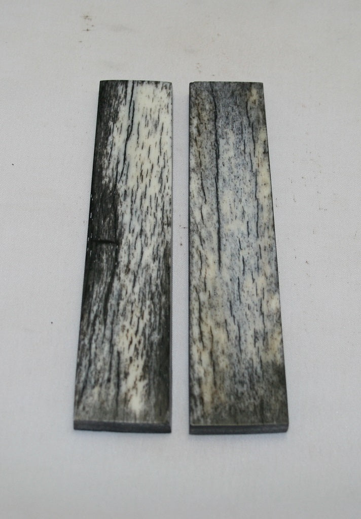 NB103MF7 Giraffe Bone Scales