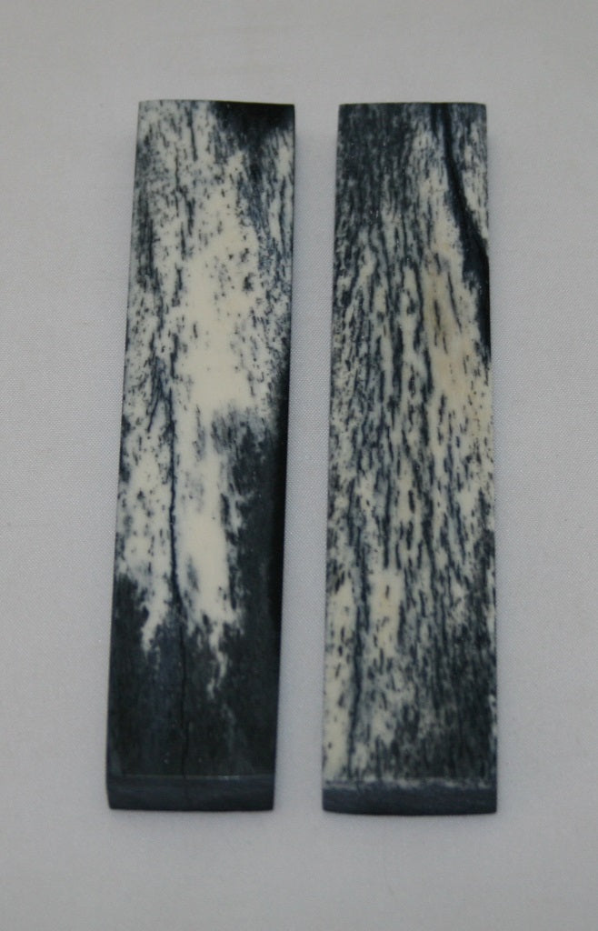 NB103MJ12 Giraffe Bone Scales