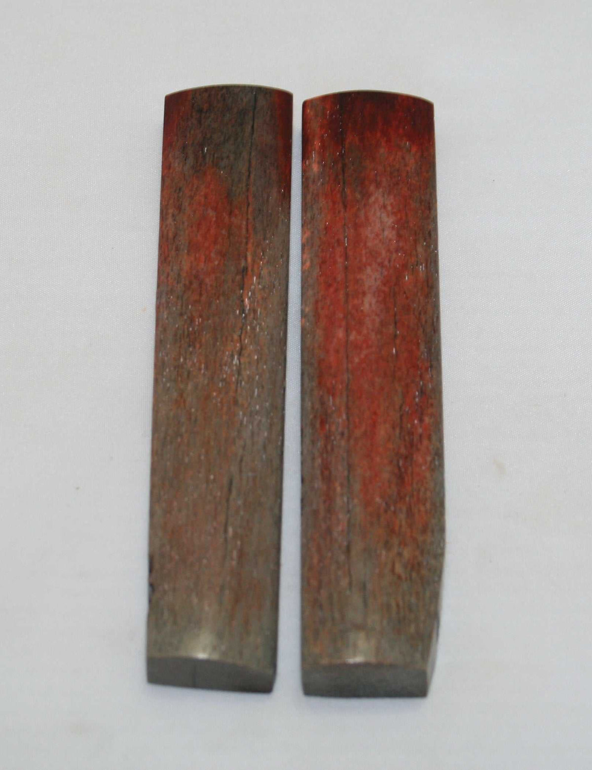 NB103MJ136 Giraffe Bone Scales