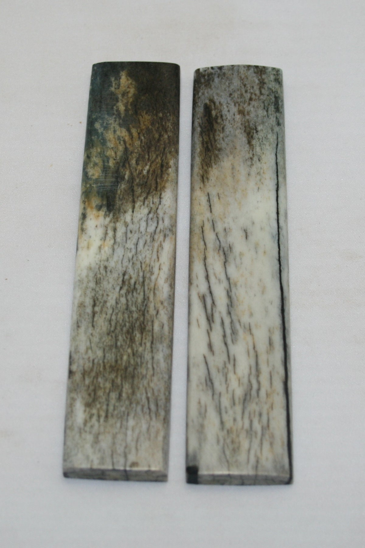 NB103MJ141 Giraffe Bone Scales