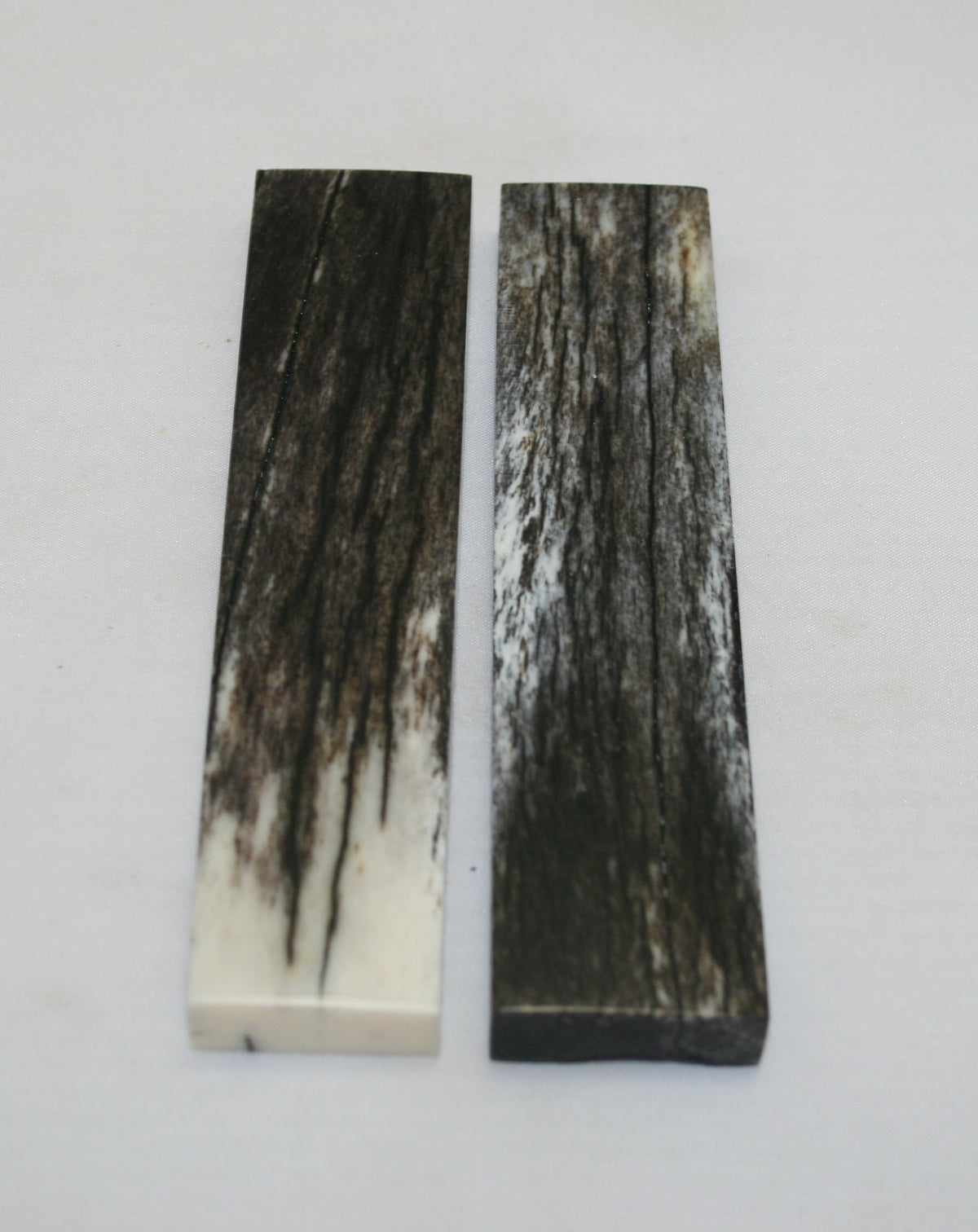 NB103MJ150 Giraffe Bone Scales