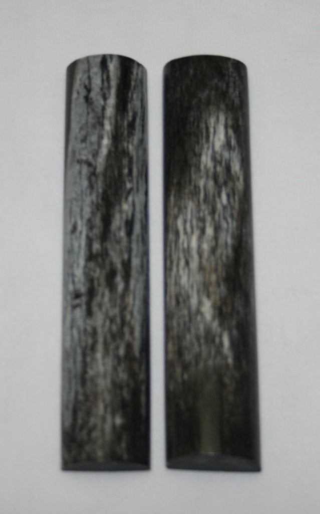 NB103MJ1  Giraffe Bone Scales