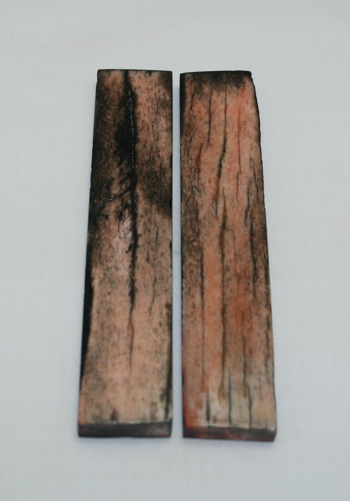 NB103MJ213 Giraffe Bone Scales