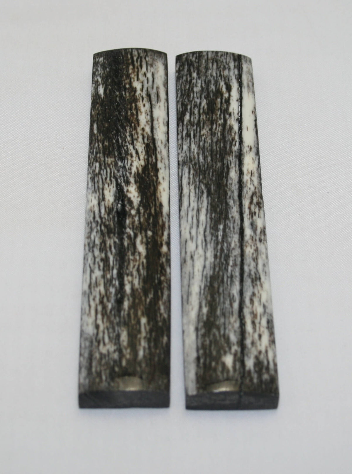 NB103MJ217 Giraffe Bone Scales