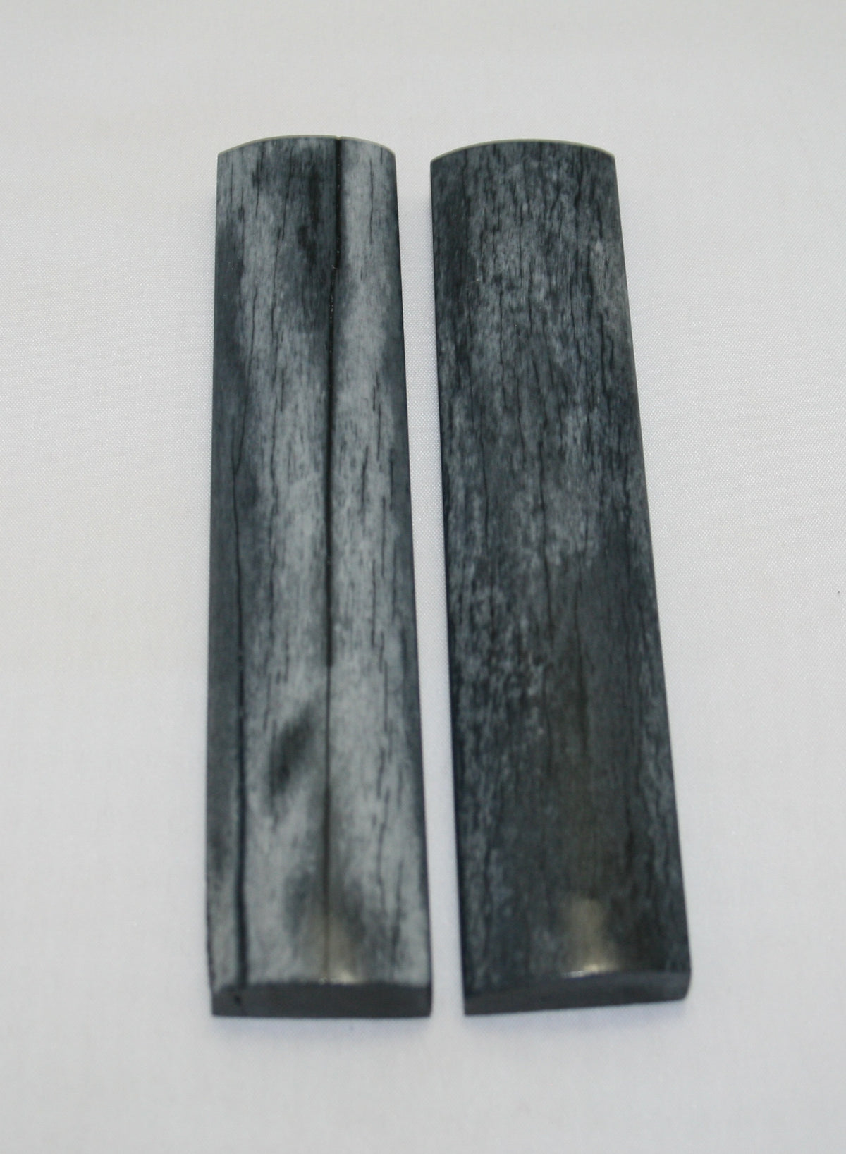 NB103MJ235 Giraffe Bone Scales