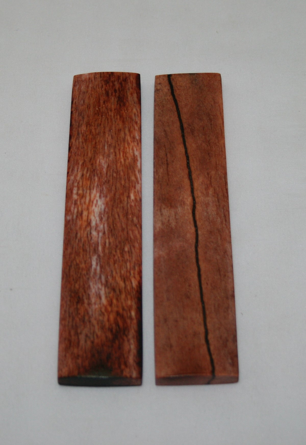 NB103MJ24 Giraffe Bone Scales