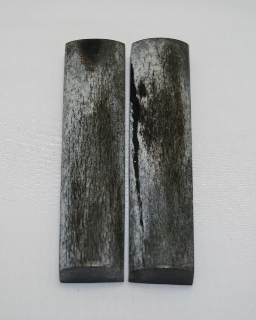 NB103MJ264 Giraffe Bone Scales