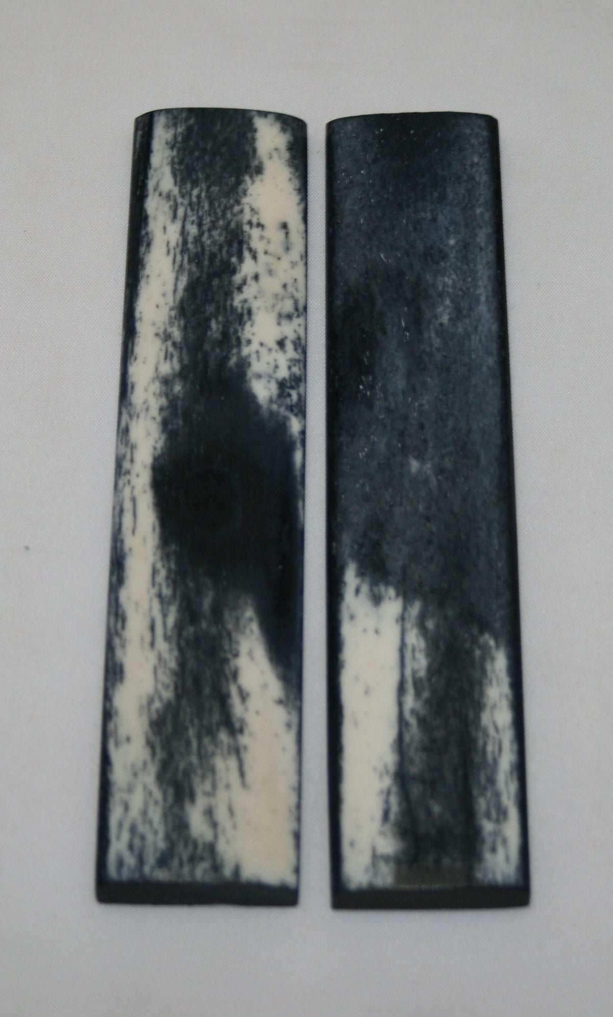 NB103MJ27 Giraffe Bone Scales