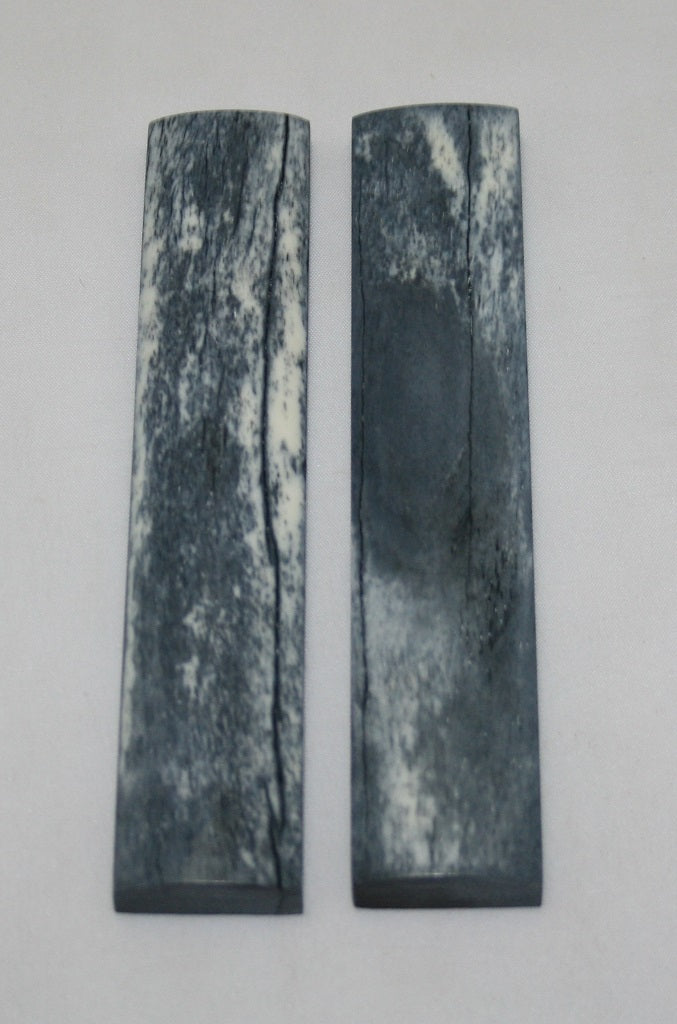 NB103MJ3  Giraffe Bone Scales