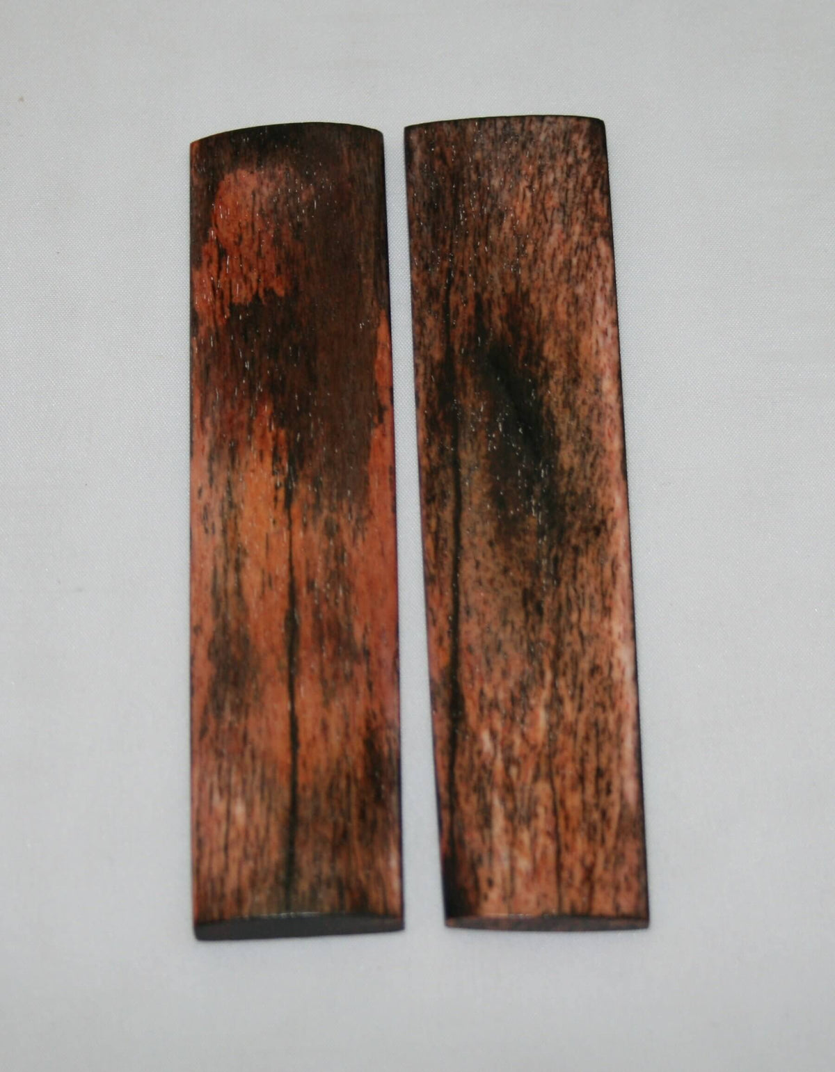 NB103MJ43 Giraffe Bone Scales