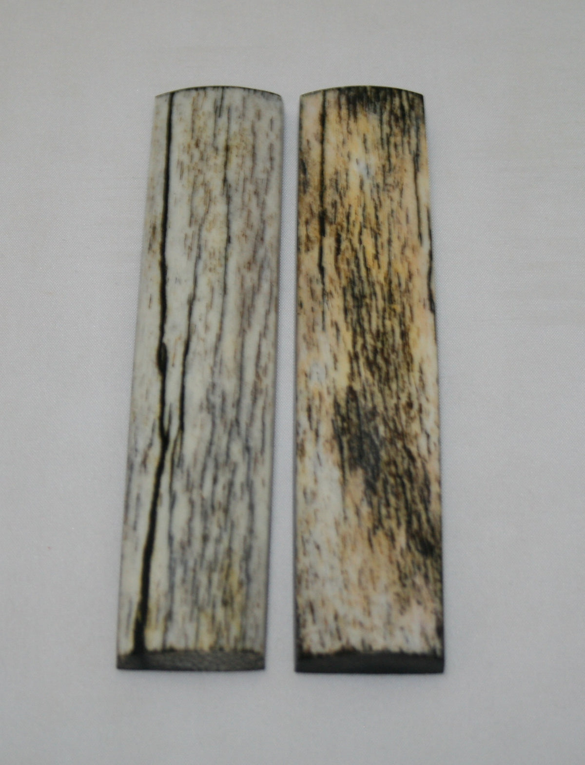 NB103MJ50 Giraffe Bone Scales