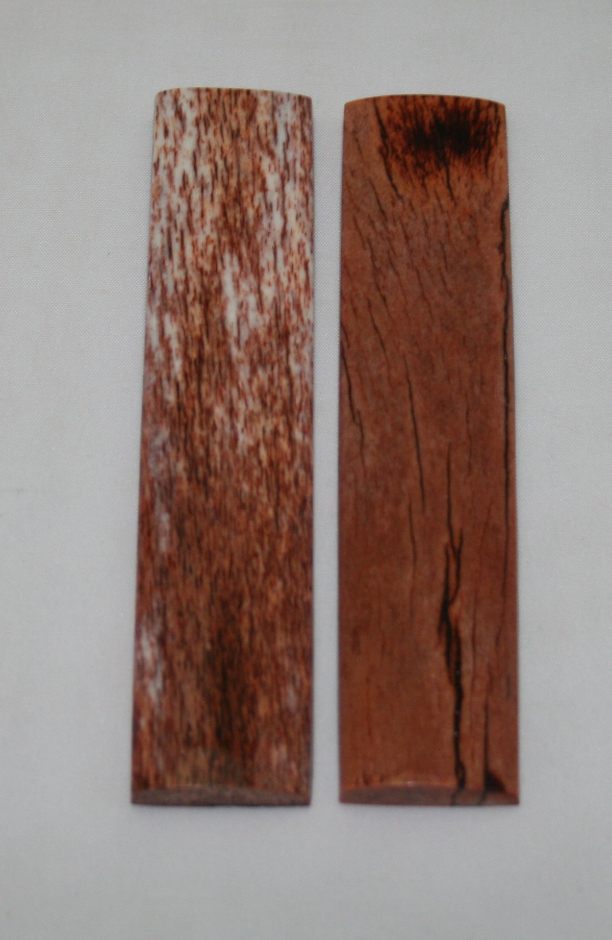 NB103MJ73 Giraffe Bone Scales