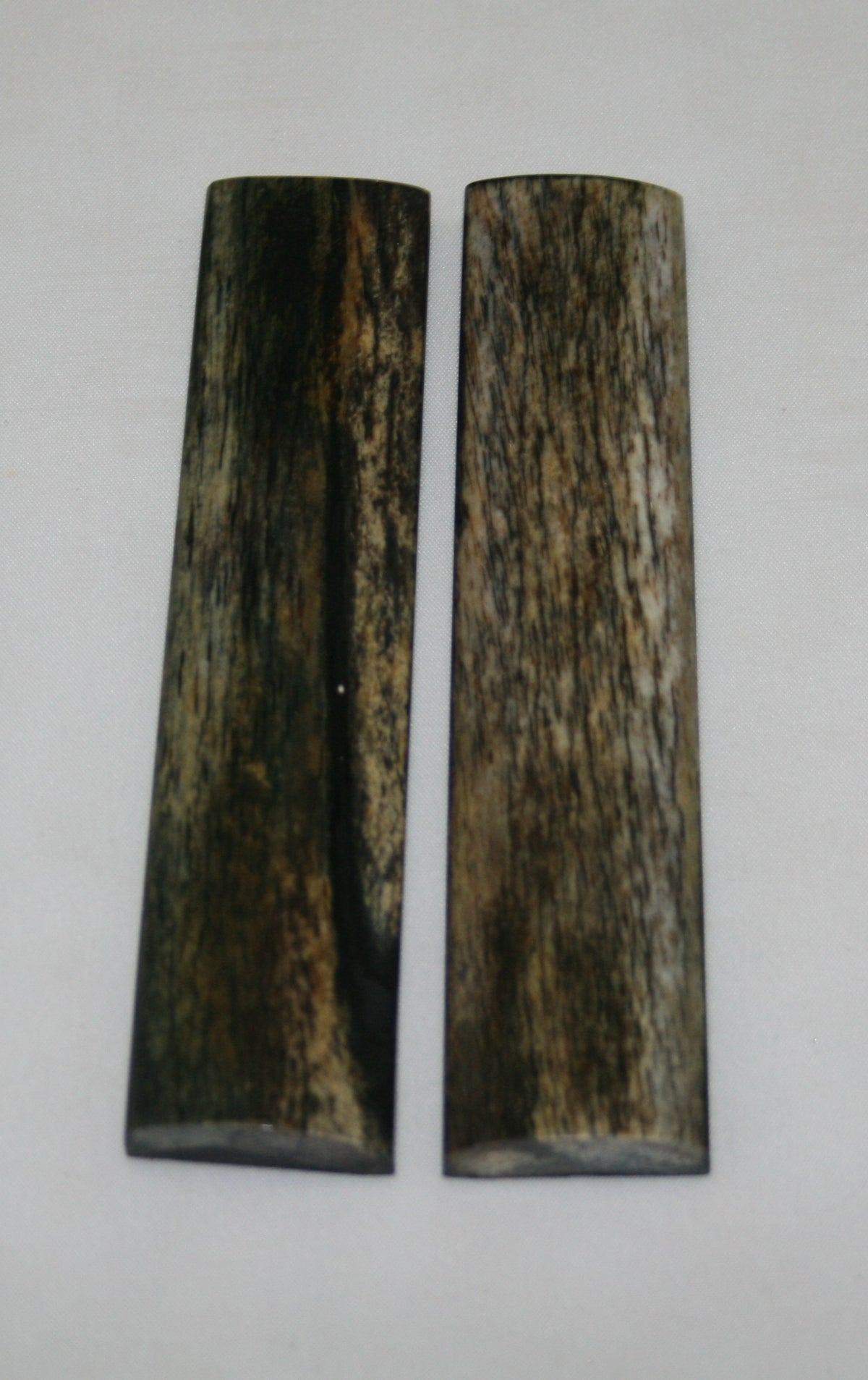 NB103MJ78 Giraffe Bone Scales