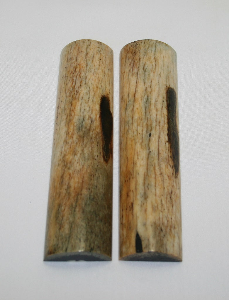 NB104AY35  Giraffe Bone Scales