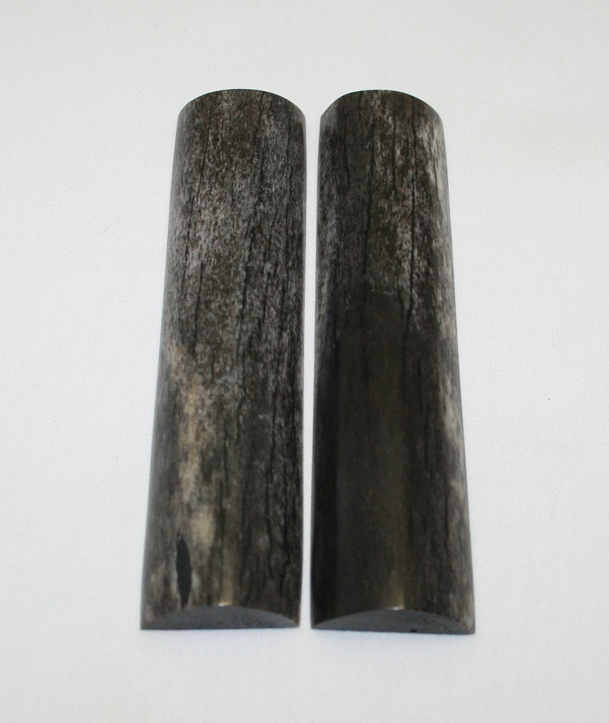 NB104F106  Giraffe Bone Scales