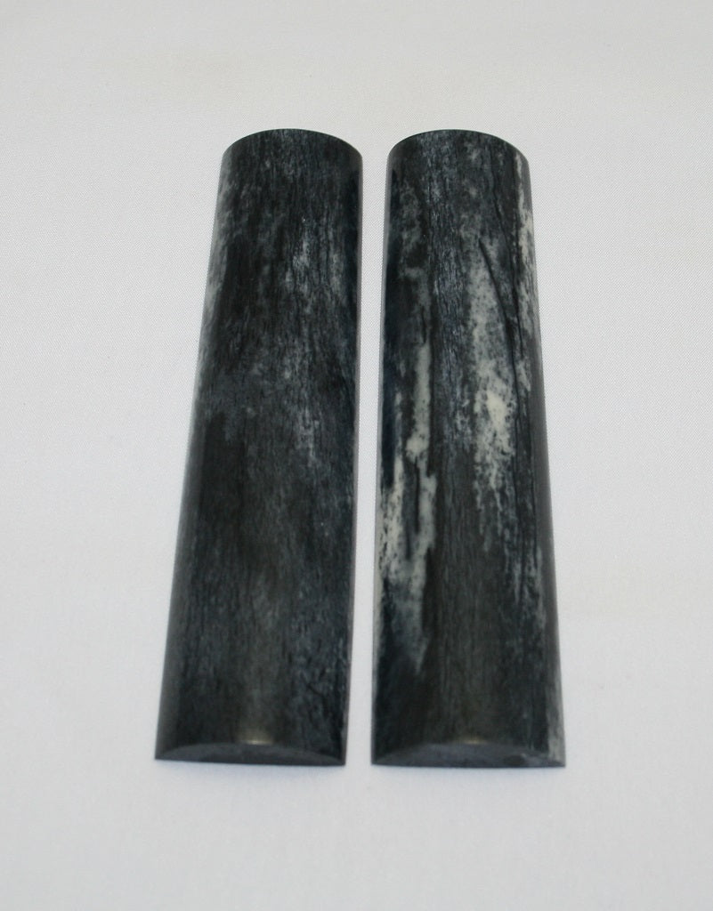 NB104F35  Giraffe Bone Scales