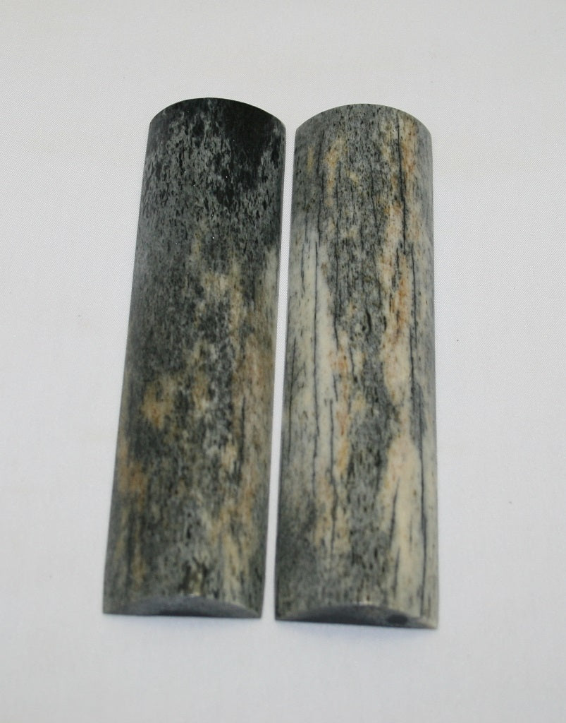 NB104F55  Giraffe Bone Scales