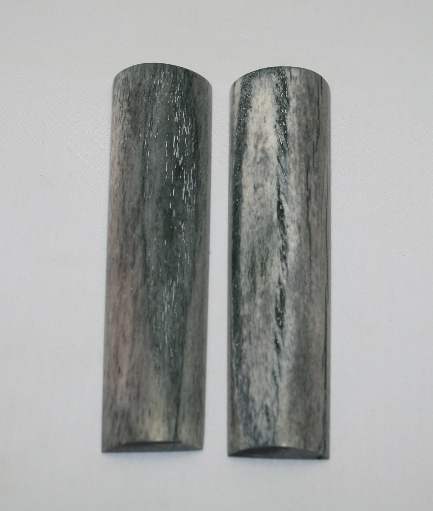 NB104F66  Giraffe Bone Scales