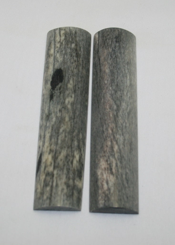 NB104F72  Giraffe Bone Scales