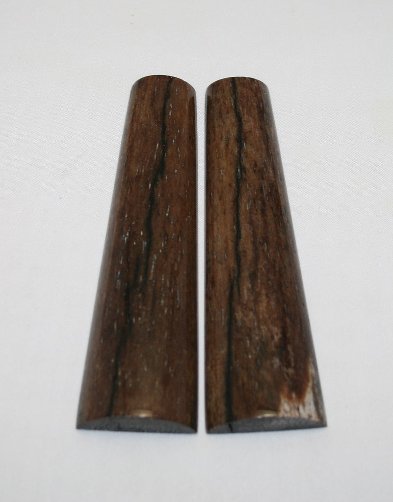 NB104LT10  Giraffe Bone Scales