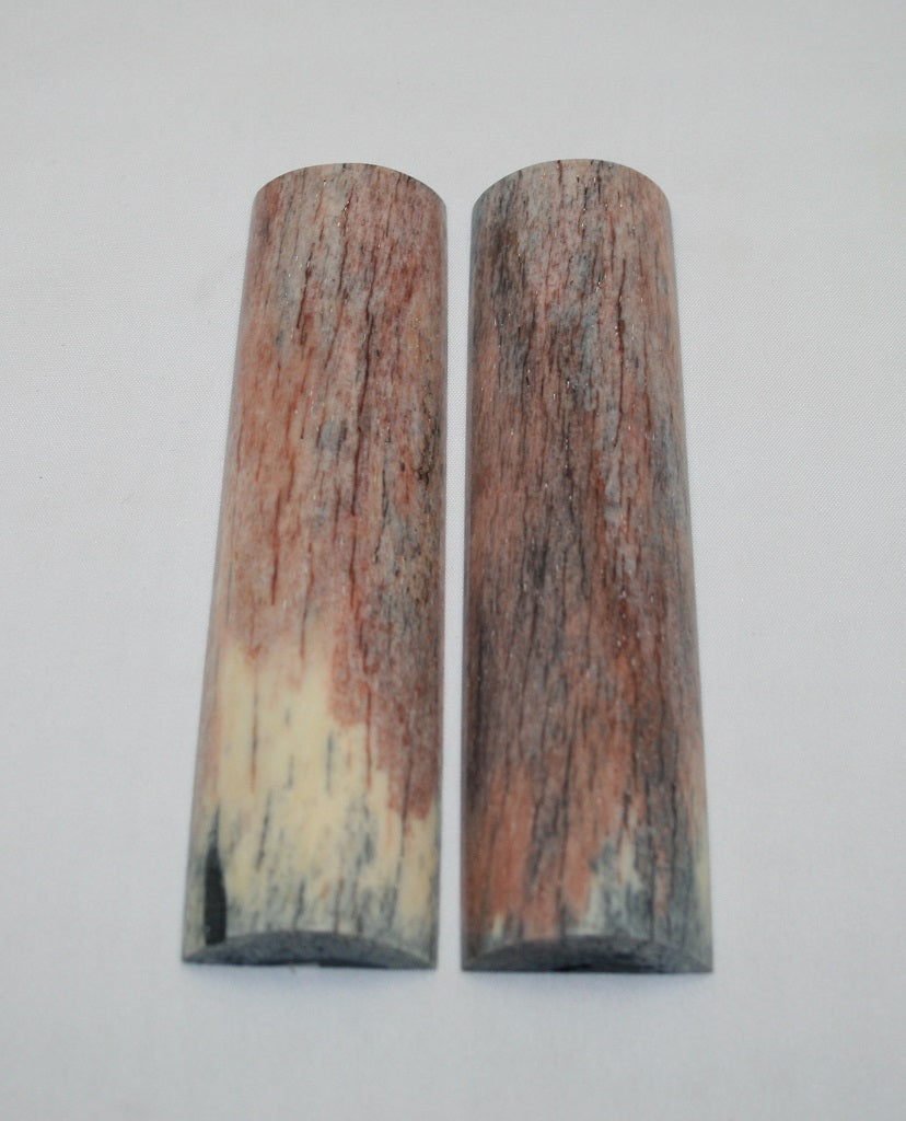 NB104LT4  Giraffe Bone Scales