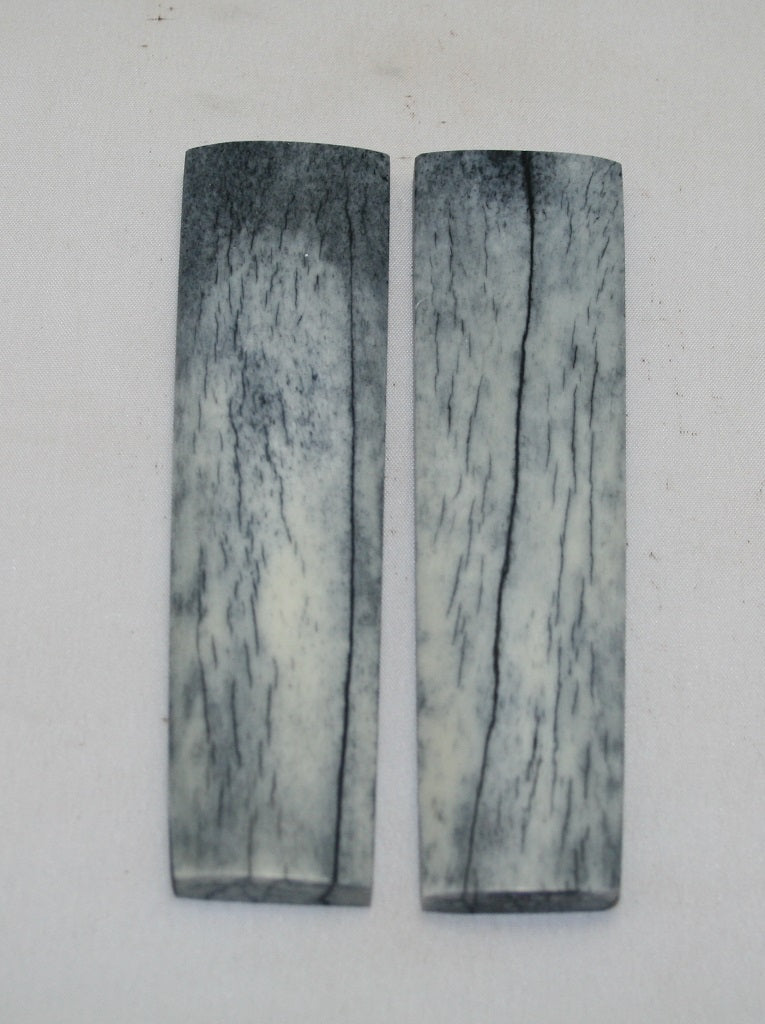 NB104MF18  Giraffe Bone Scales