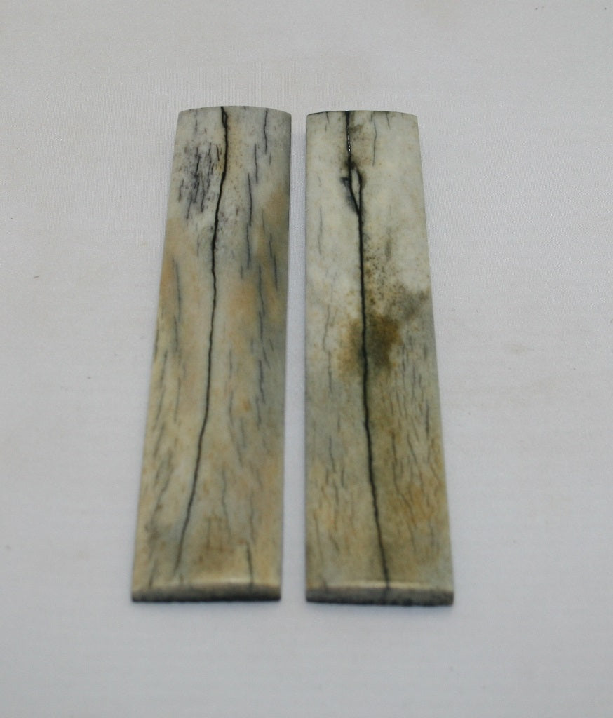 NB104MJ114  Giraffe Bone Scales