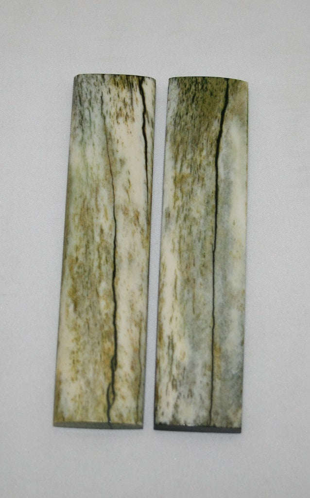 NB104MJ11  Giraffe Bone Scales