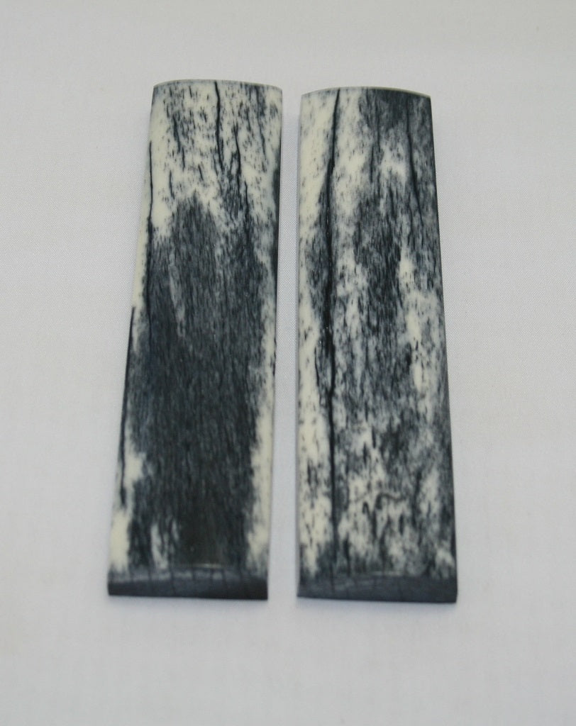 NB104MJ128  Giraffe Bone Scales