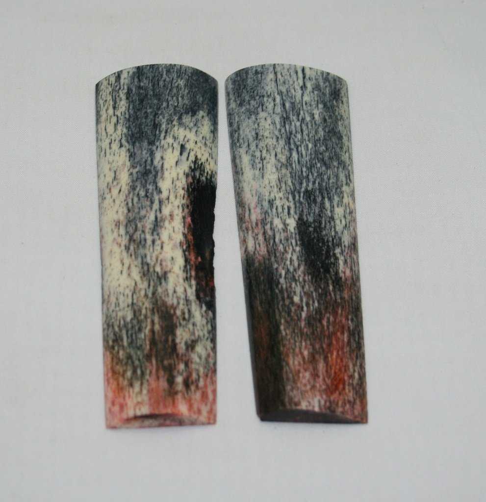 NB104MJ148  Giraffe Bone Scales