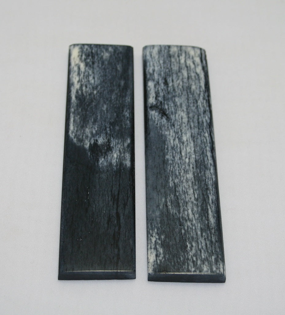 NB104MJ151  Giraffe Bone Scales