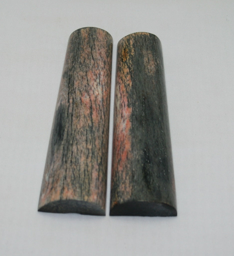 NB104MJ155  Giraffe Bone Scales