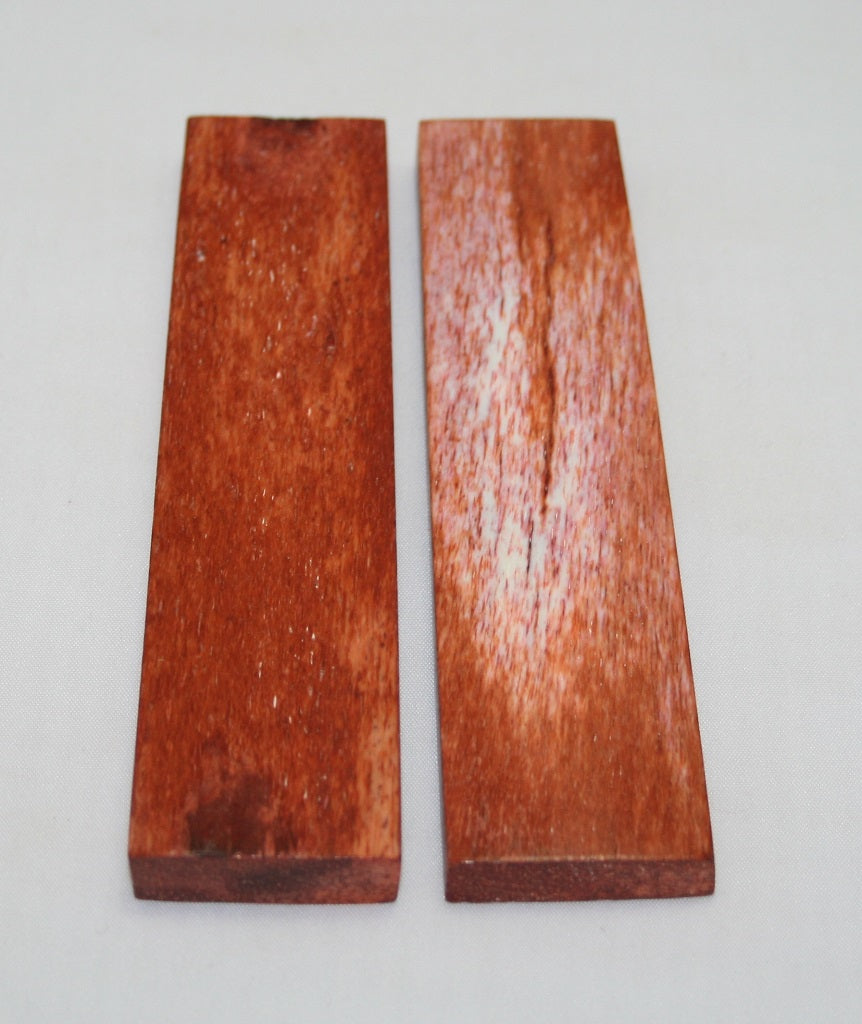 NB104MJ162  Giraffe Bone Scales