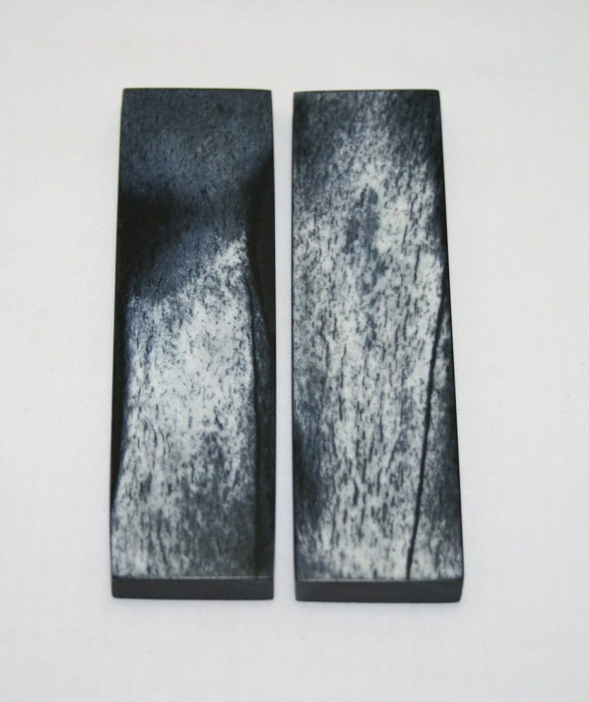 NB104MJ167  Giraffe Bone Scales