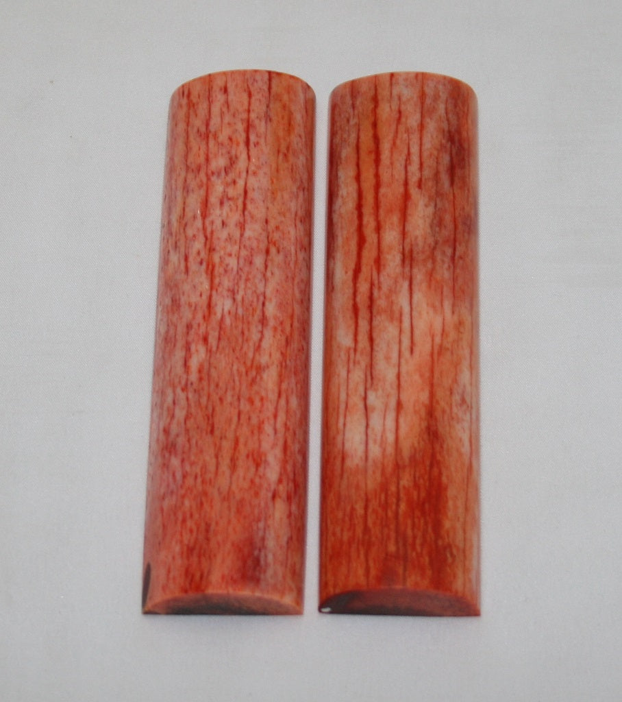 NB104MJ16  Giraffe Bone Scales