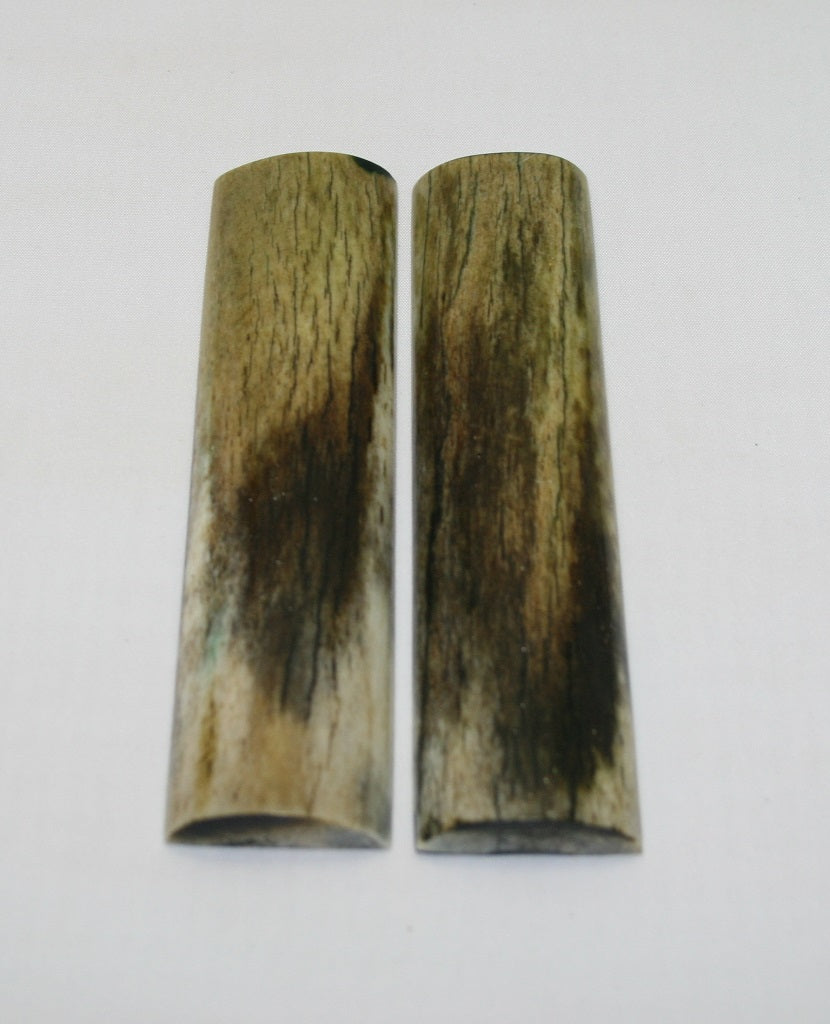 NB104MJ205  Giraffe Bone Scales