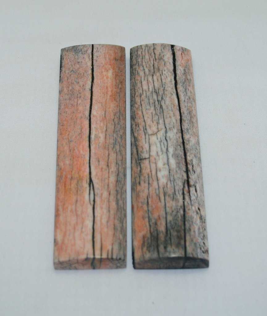 NB104MJ218  Giraffe Bone Scales