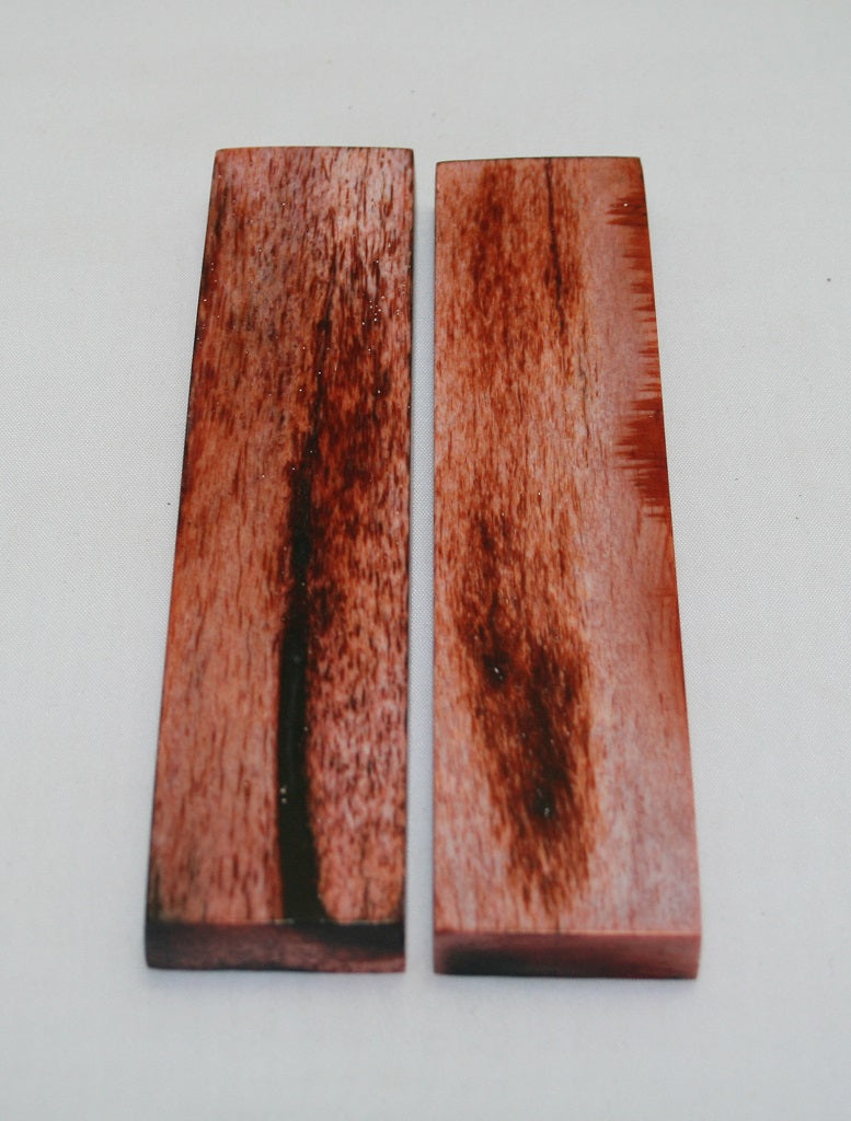 NB104MJ231  Giraffe Bone Scales